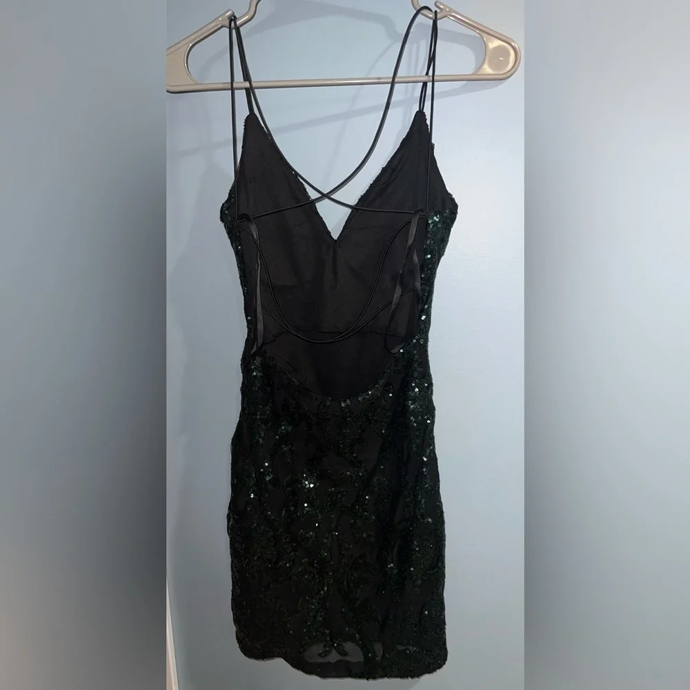 Windsor- Karina Formal Sequin Cross-Back Mini dark green and black Dress - Picture 3 of 7